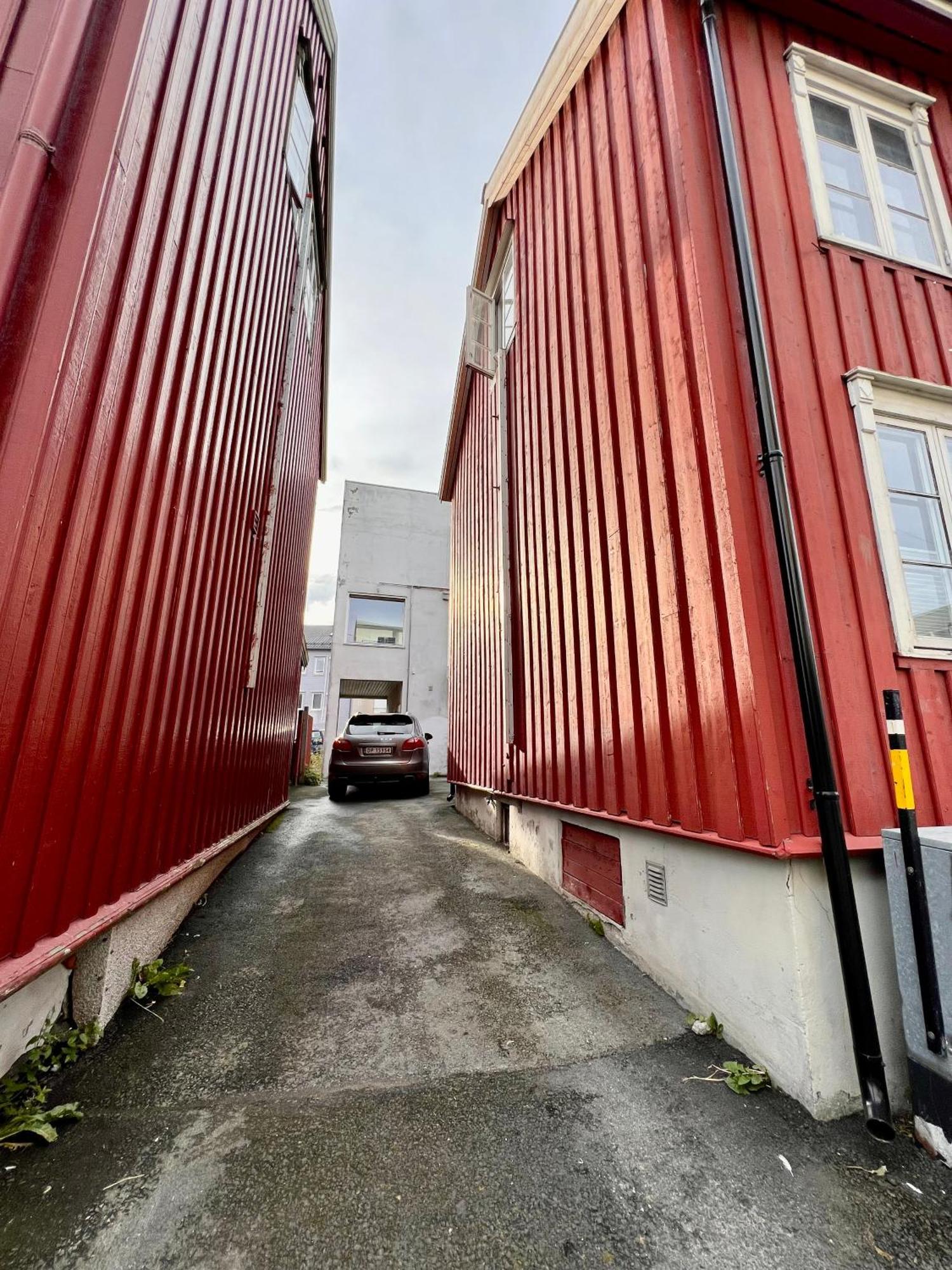 Arctic Homes - Red Polar House Tromso Bagian luar foto